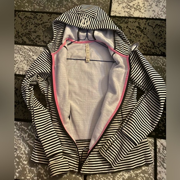 Lululemon jackets - Picture 4 of 12